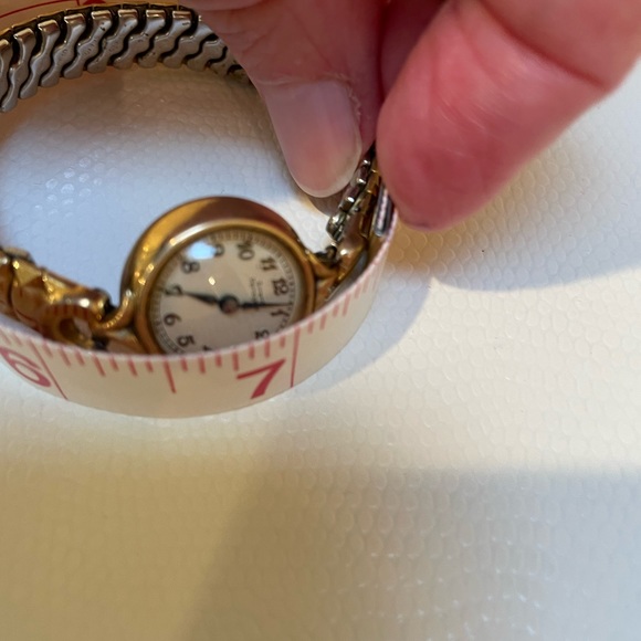 GIRARD PERREGAUX LADIES WATCH - Picture 4 of 7